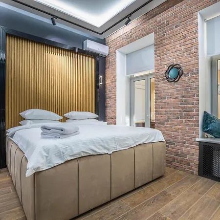 Luxury Urban Lofts Across Baseina 5а & Arena Daire Kiev