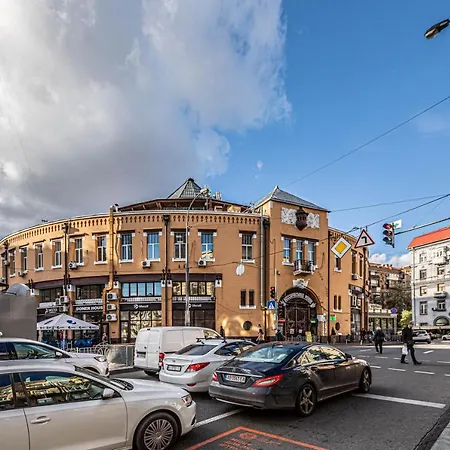 Luxury Urban Lofts Across Baseina 5а & Arena Apartment Kyiv